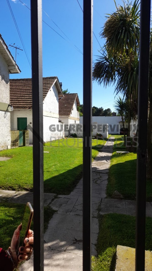 VENTA CASA  2 Amb. en  PH al  Frente. Z/ Parque Camet