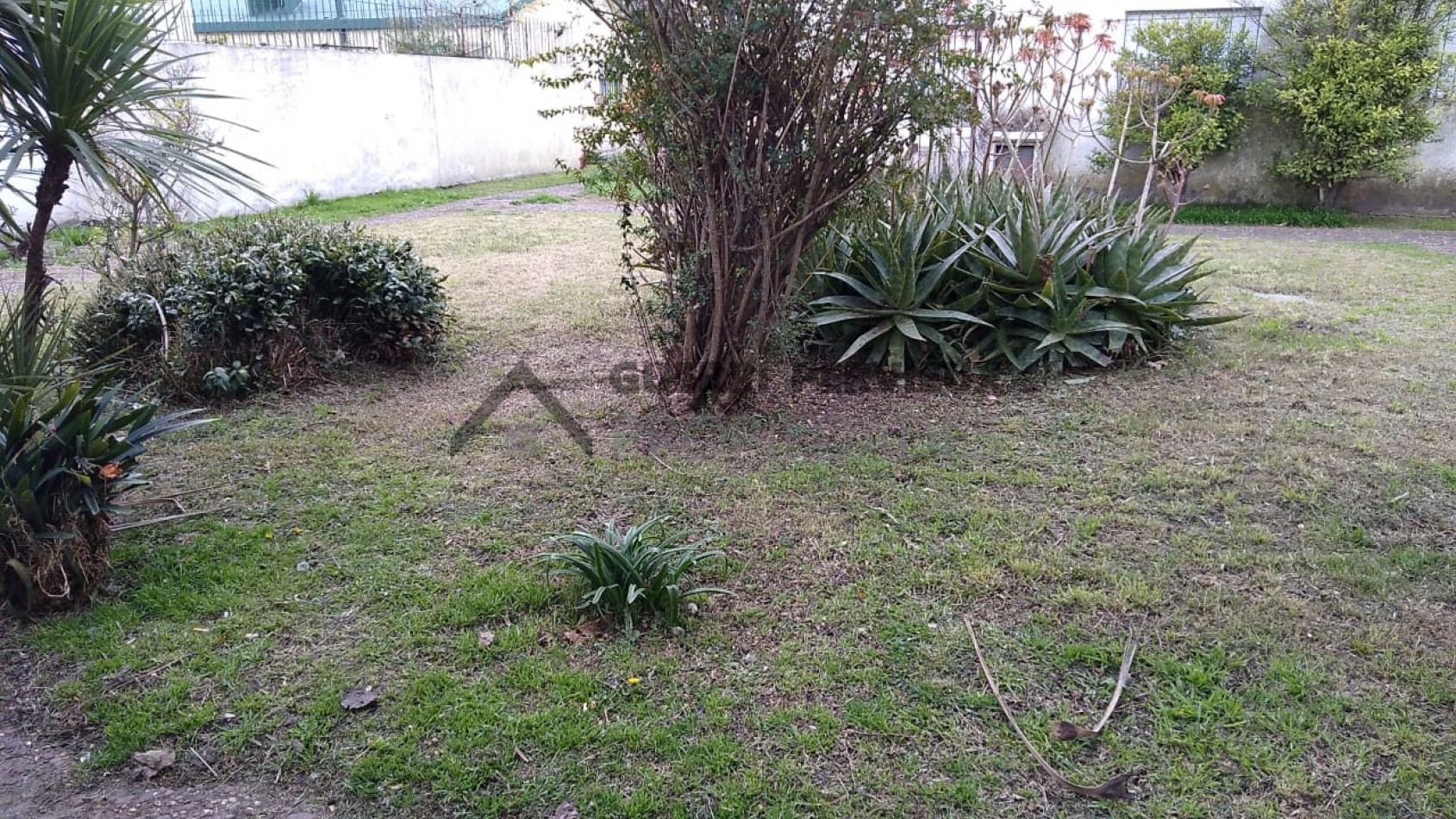 VENTA CASA 4 AMB z/ BERNARDINO RIVADAVIA