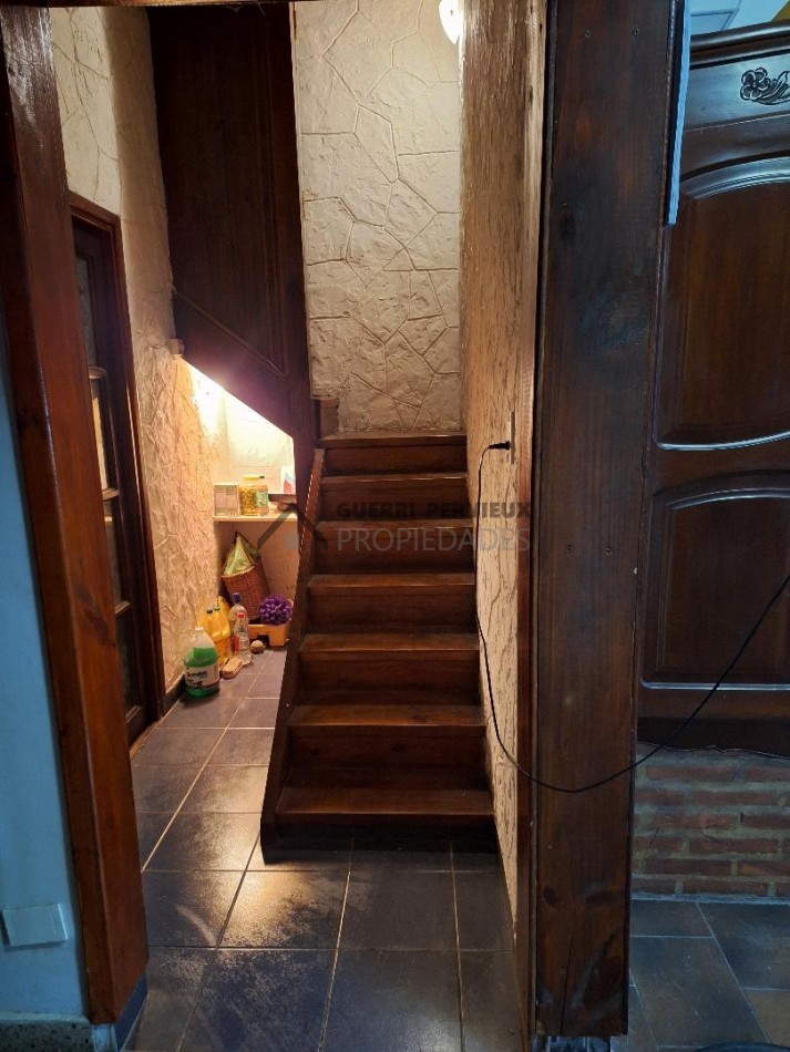 VENTA CASA 3 Amb +  DPTO. 2 Amb.     Z/ Bernardino Rivadavia