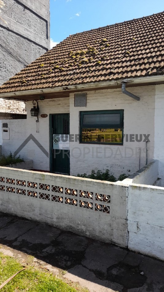 VENTA CASA  2 Amb. en  PH al  Frente. Z/ Parque Camet