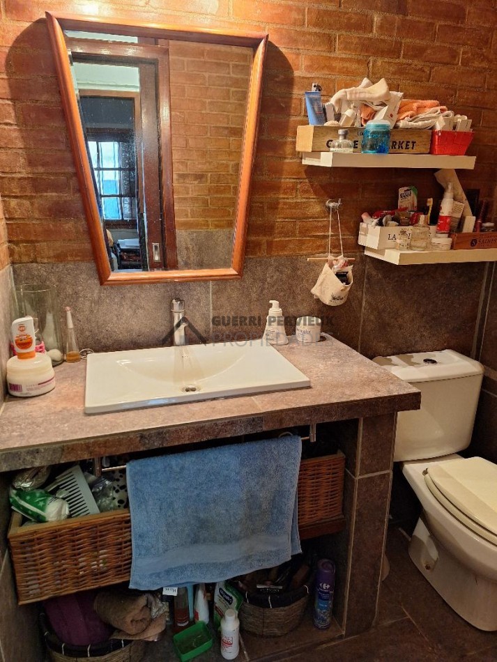 VENTA CASA 3 Amb +  DPTO. 2 Amb.     Z/ Bernardino Rivadavia