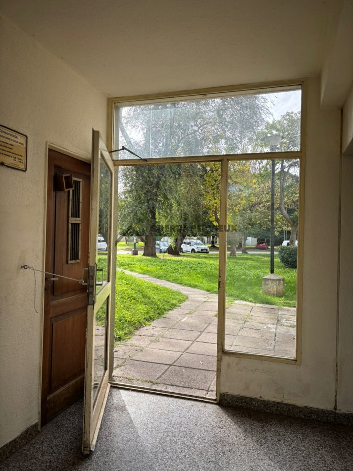 OPORTUNIDAD 2 AMB. CON DEPENDENCIA