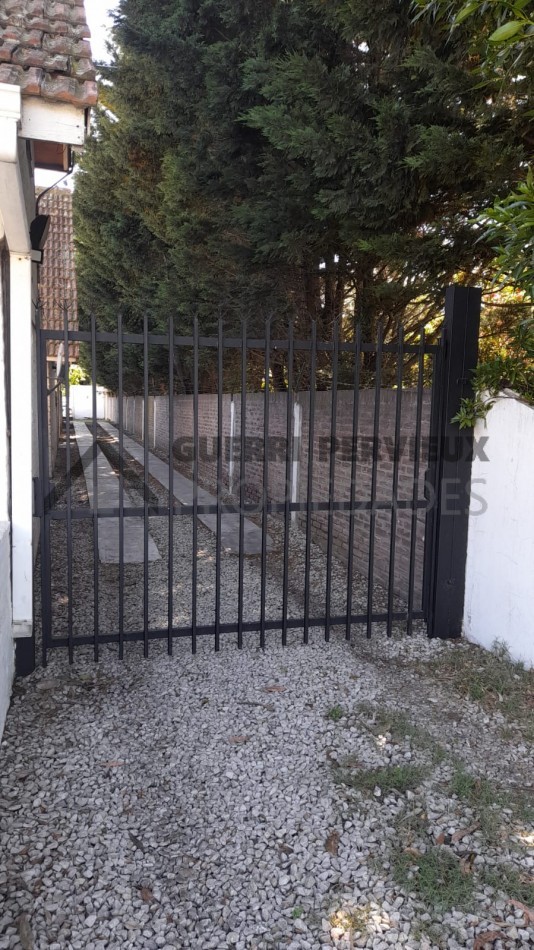 VENTA CASA  2 Amb. en  PH al  Frente. Z/ Parque Camet