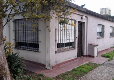 VENTA CASA 4 AMB z/ BERNARDINO RIVADAVIA